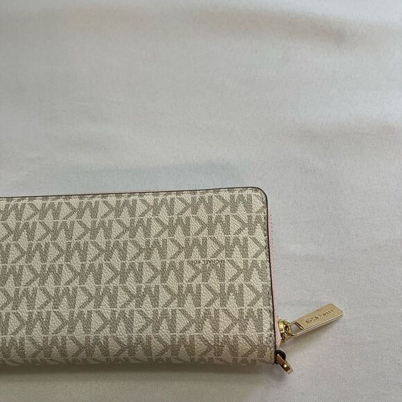 Michael Kors Jet Set Vanilla Pink Wallet - Picture 7 of 12